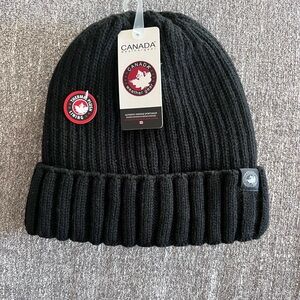 Canada Goose Black Ribbed Knit Beanie